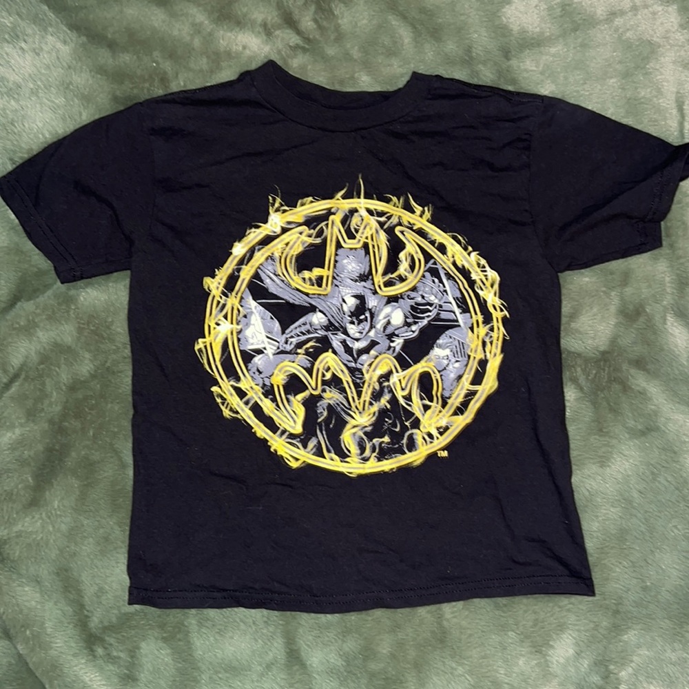 Batman tee, size 6/7 but fits more like a 5, black with grey/yellow print